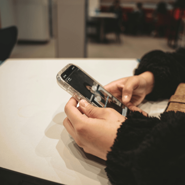 Почему нас бесят "идеальные" люди в соцсетях