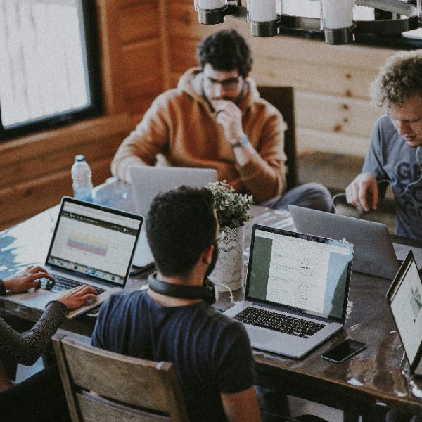 можно работать на 2 работах официально