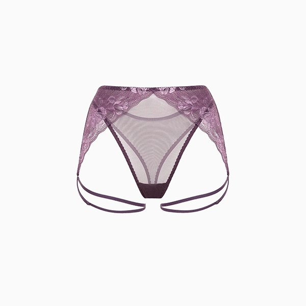 После последнего показа Saint Laurent мы снова влюбились в кружево