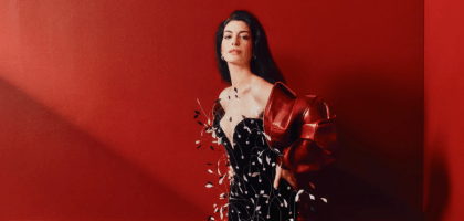 Энн Хэтэуэй назвали самой красивой звездой Голливуда