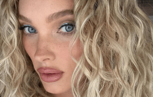 Модель Эльза Хоск объявила о второй беременности