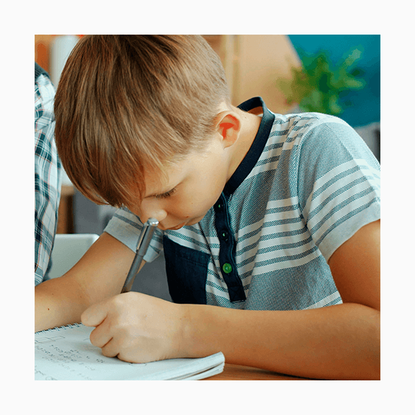 Тревожный родитель: как перестать волноваться из-за оценок и успехов ребенка