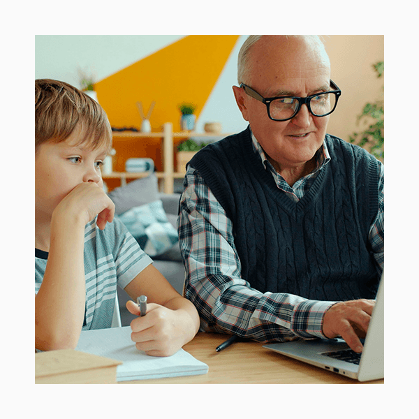 Тревожный родитель: как перестать волноваться из-за оценок и успехов ребенка