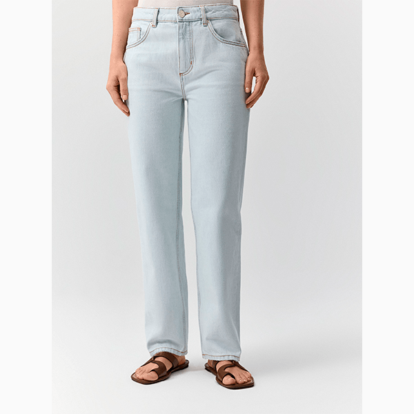 Как выглядит самая модная сейчас модель джинсов?