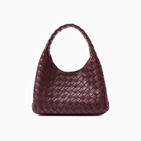 Отказ от идеальности и постоянного потребления – это новый тренд в соцсетях?