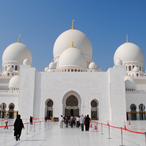 Стоит ли ехать в ОАЭ в апреле?