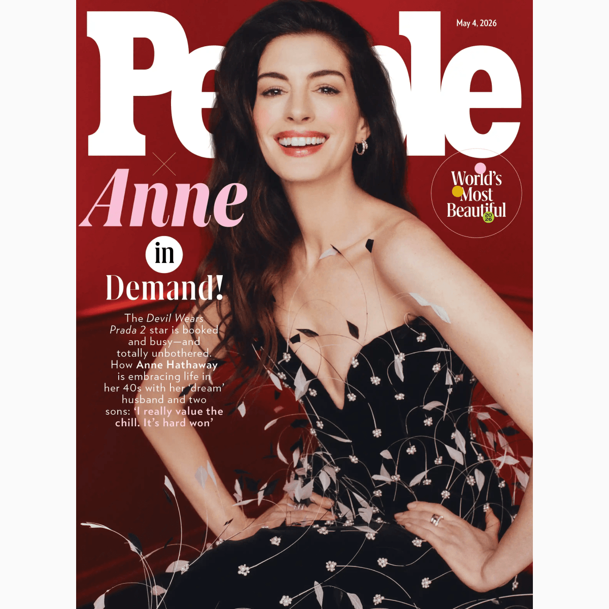 Энн Хэтэуэй назвали самой красивой звездой Голливуда