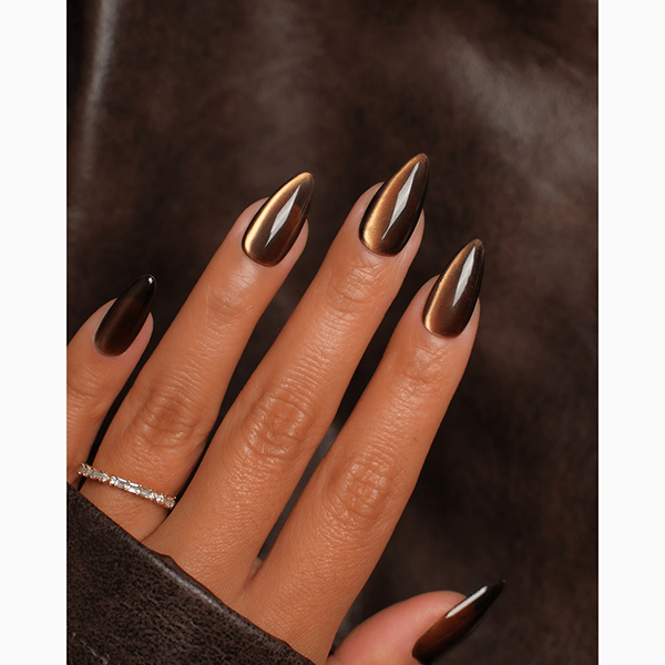 Модный парадокс весны: почему мы красим ногти в цвет диетической колы?