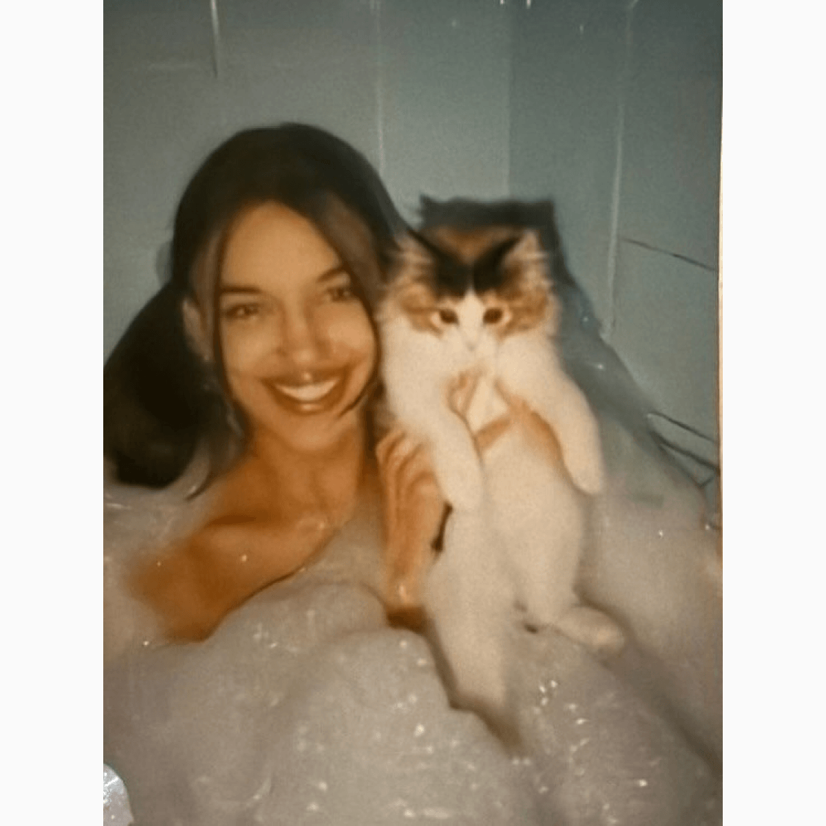 Ирина Шейк поделилась редкими архивными снимками