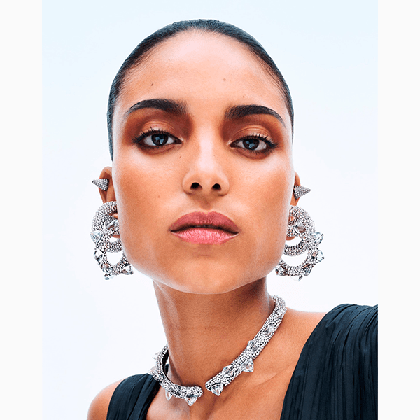 5 пар сережек, которые любят быть на первом плане