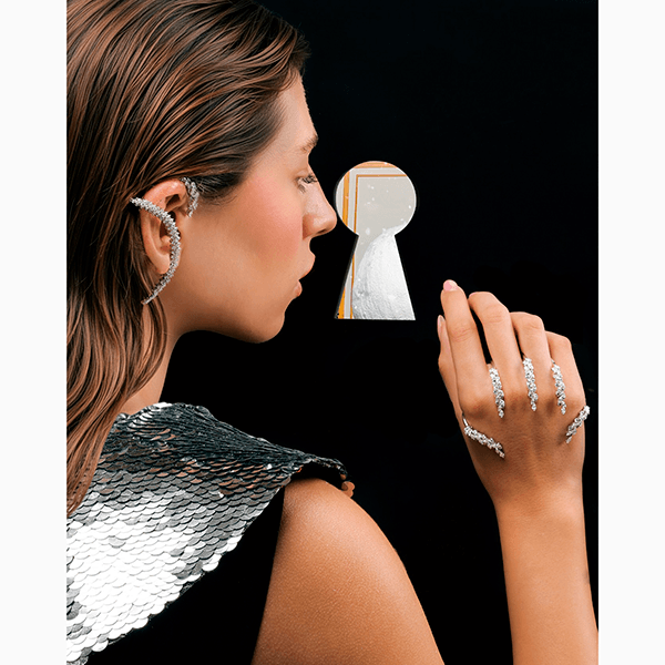 Французский Vogue считает, что маникюр уходит в прошлое, а заменят его украшения