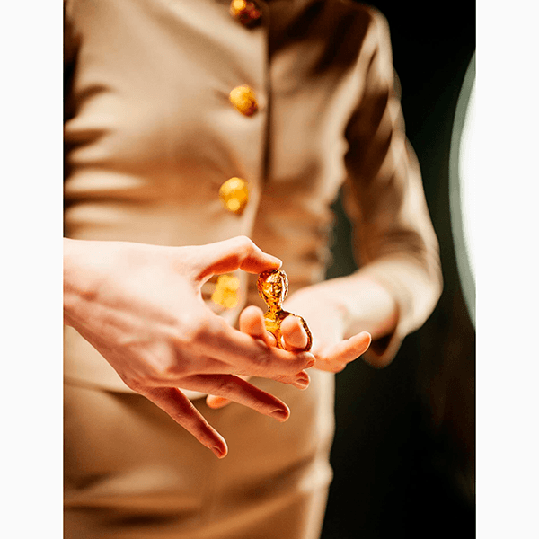 Французский Vogue считает, что маникюр уходит в прошлое, а заменят его украшения