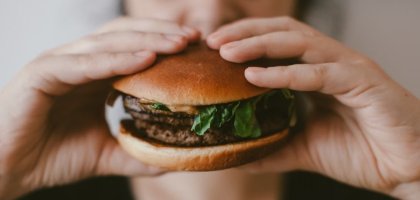 Как избавиться от привычки заедать стресс