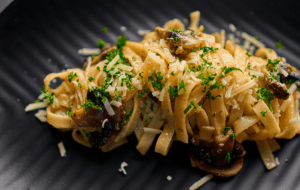 Как правильно варить макароны, чтобы они не слипались