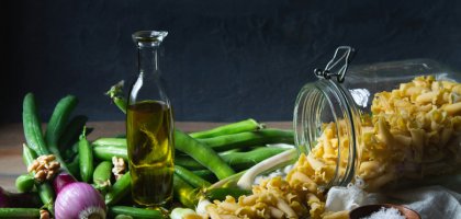 Почему нельзя заливать ожог маслом (и что делать вместо этого)