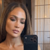 Дженнифер Лопес показала себя без макияжа