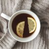 Почему лимон в чае делает его горьким (и как этого избежать)