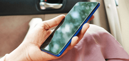 Что такое экранное родительство и как оно влияет на  привязанность