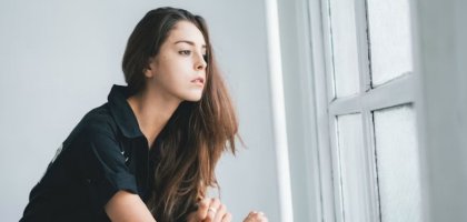 Почему мы чувствуем вину, когда хотим побыть одни (без партнера)