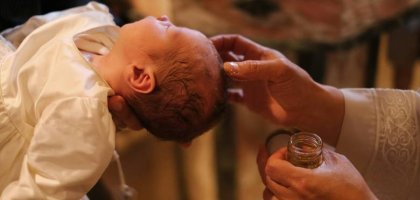 Крестные родители: кто может стать крестным