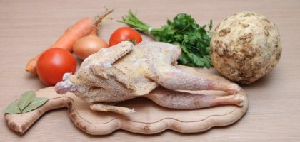 Как выбрать свежую курицу, чтобы не переплатить за воду в упаковке