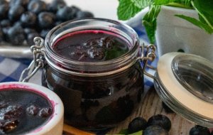 Почему варенье покрывается плесенью и как этого избежать