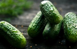 Почему маринованные огурцы становятся мягкими и как сохранить хруст