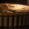 Почему бисквит оседает в духовке