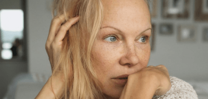 Памела Андерсон рассказала, как отказ от макияжа помог ей достичь личной свободы