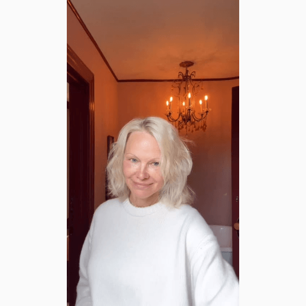 Памела Андерсон рассказала, как отказ от макияжа помог ей достичь личной свободы